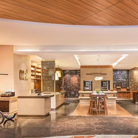 Pullman New Delhi Aerocity Kültér fotó The lobby lounge