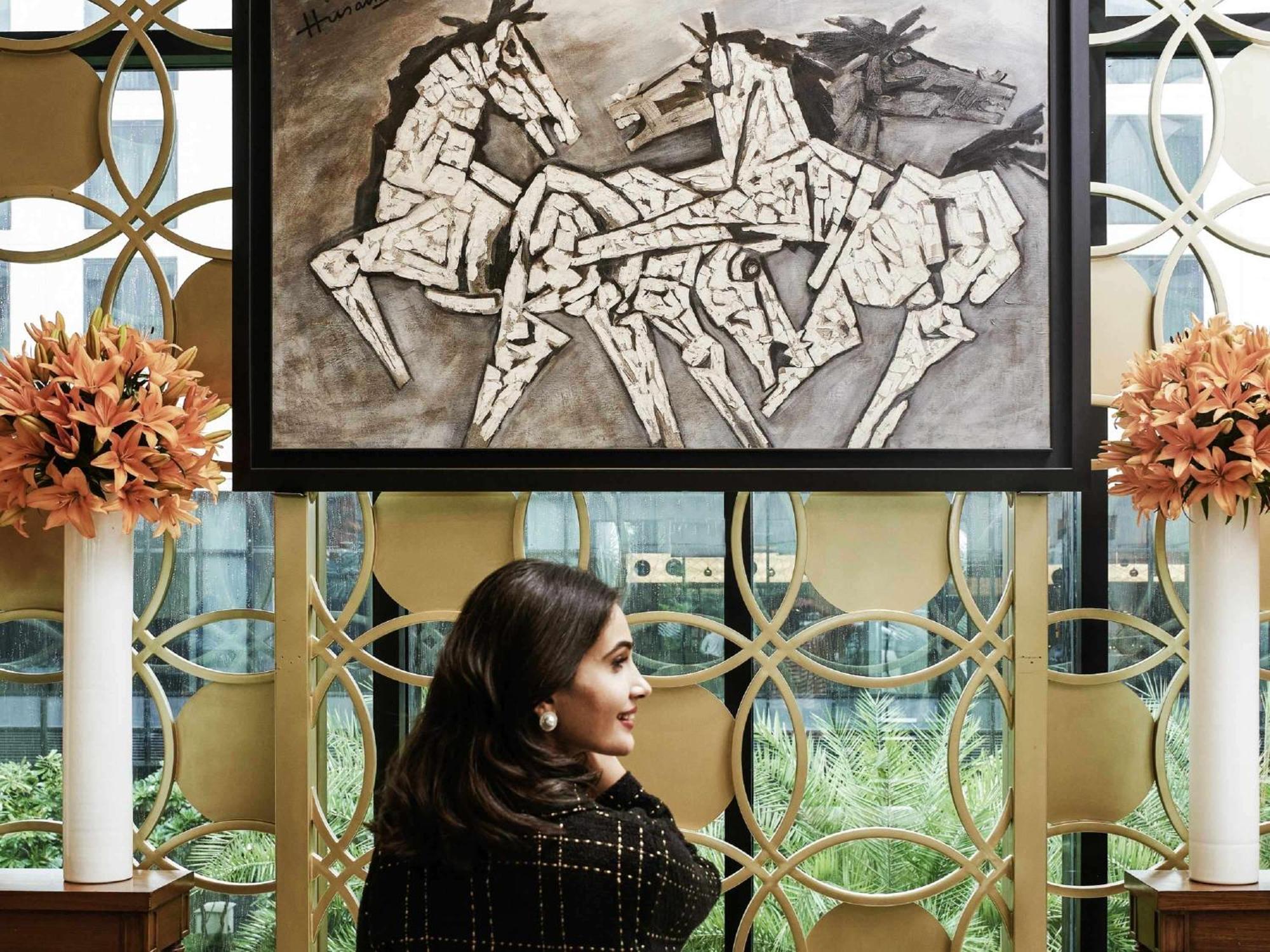 Pullman New Delhi Aerocity Kültér fotó The Artist